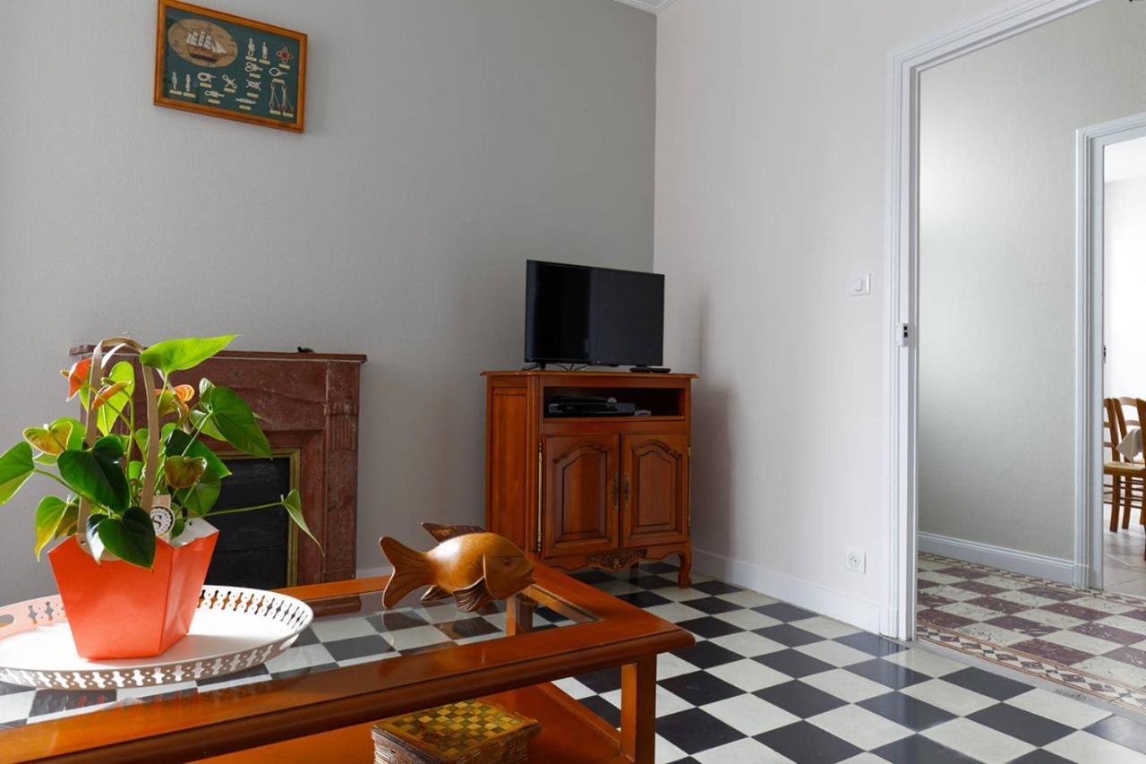 Le cachet d’une maison de centre-bourg à Beauvoir-sur-Mer Exterior foto