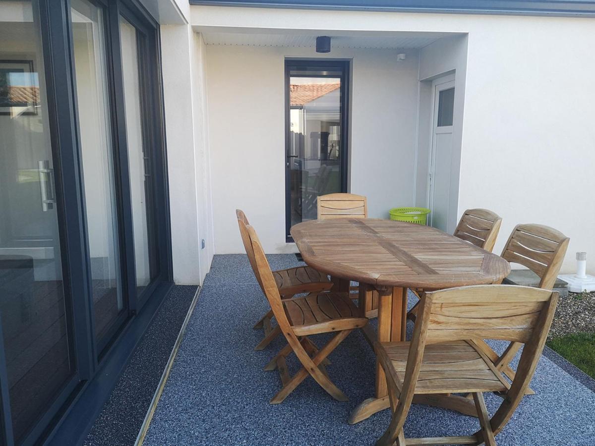 Le cachet d’une maison de centre-bourg à Beauvoir-sur-Mer Exterior foto
